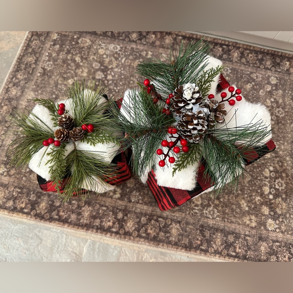 Festive Pine and Berry Holiday Present Set of 2